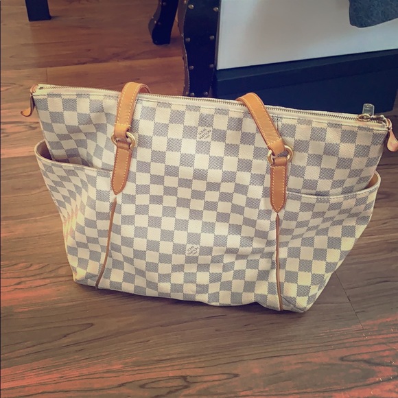 Louis Vuitton Handbags - 100% Authentic Louis Vuitton Totally MM